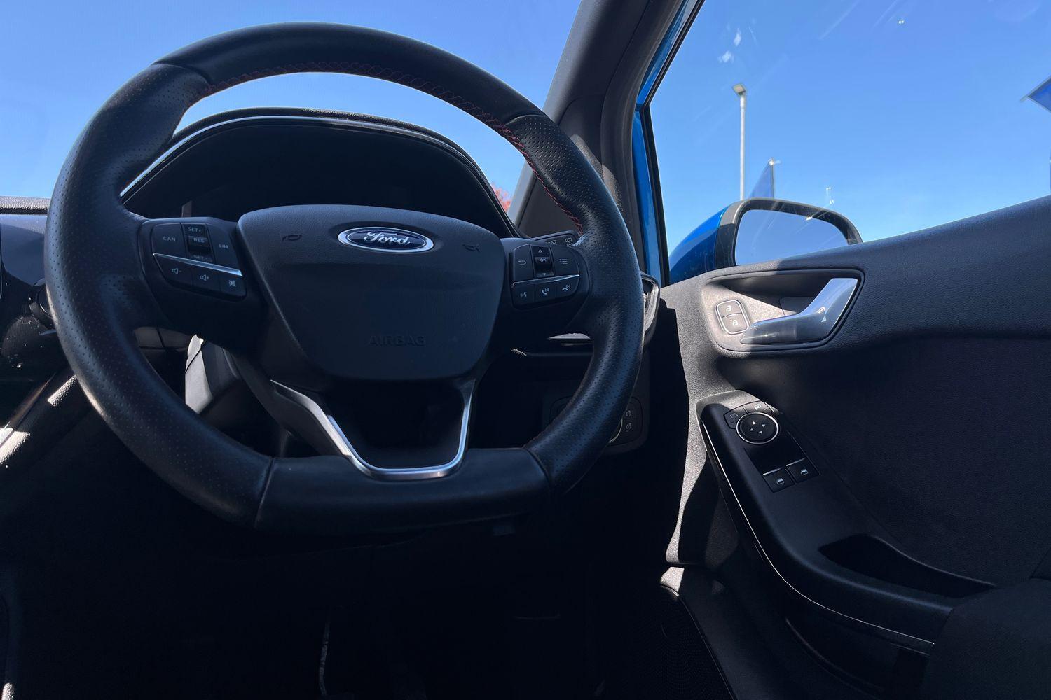 Ford FIESTA Photo 11