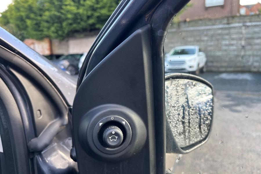 Ford KA+ Photo autoimg-9e7af0a8ac1767758f78e023bfda4e0621ab8ea1.jpg