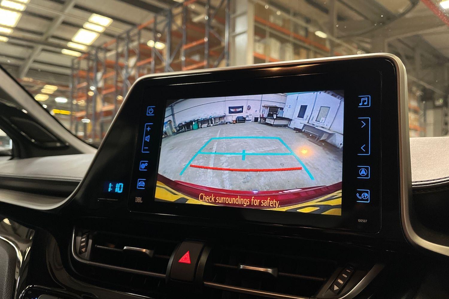 Toyota C-HR Photo 29