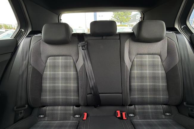 VOLKSWAGEN Golf Photo 43