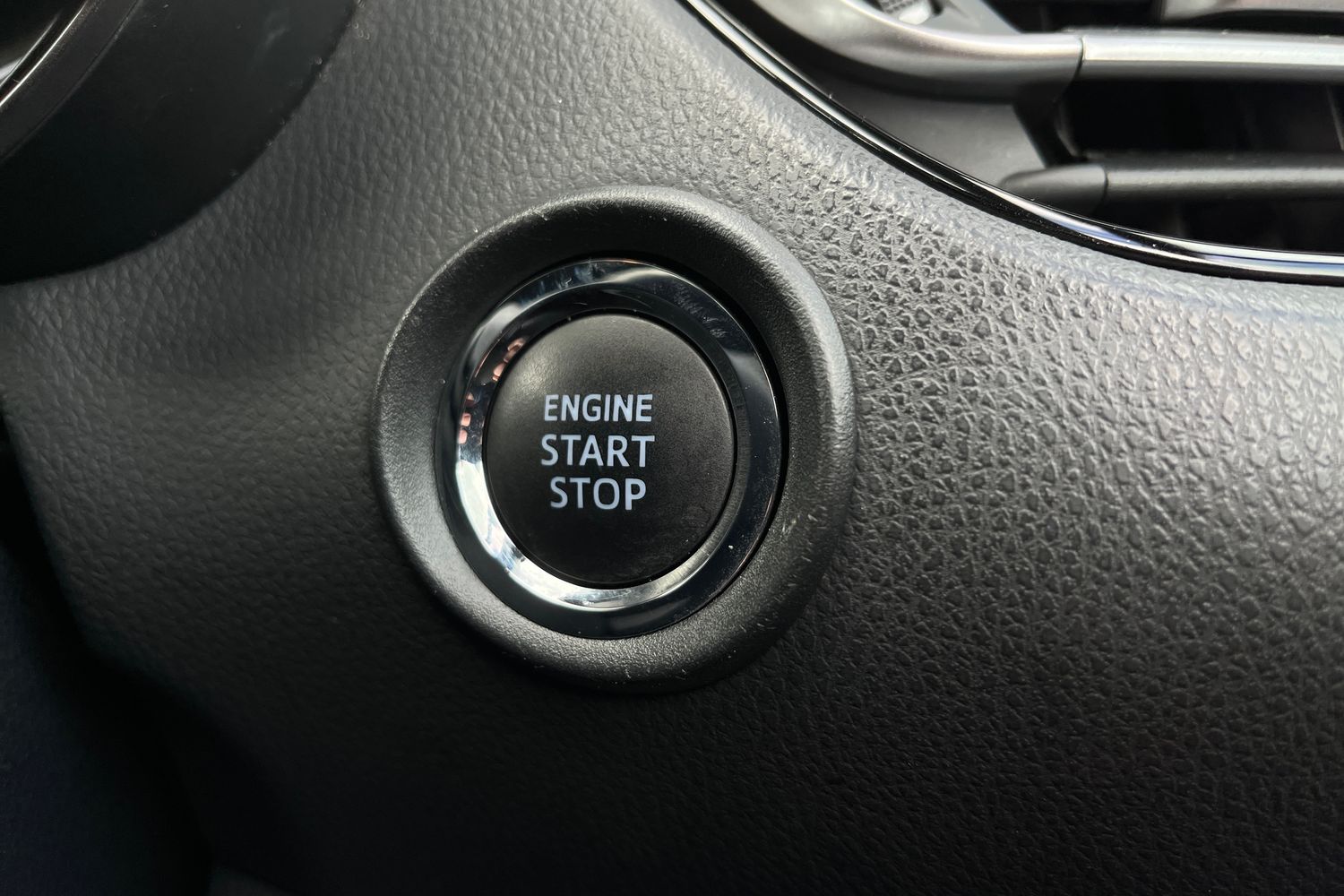 Toyota C-HR Photo 36
