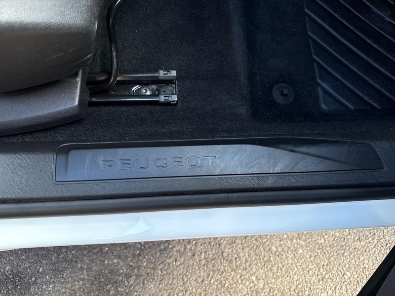 Used Peugeot 3008 EK22WWT 36