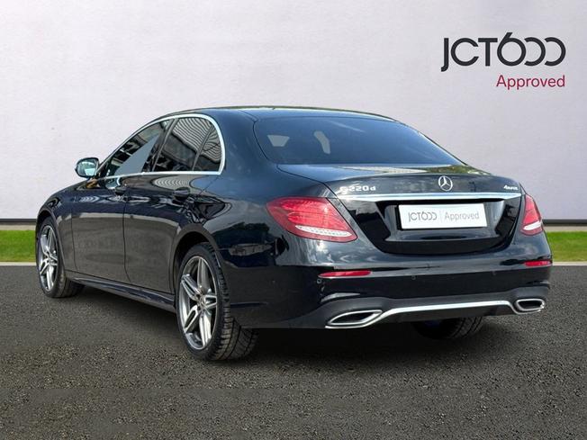 MERCEDES-BENZ E Class Photo 3