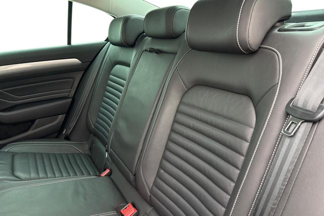 Volkswagen Passat Photo 9