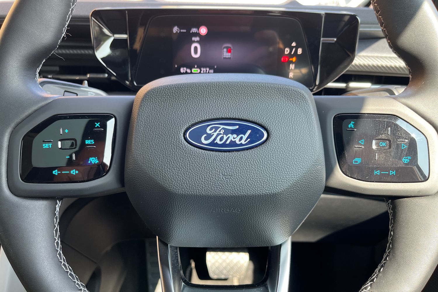 Ford Explorer Photo 11