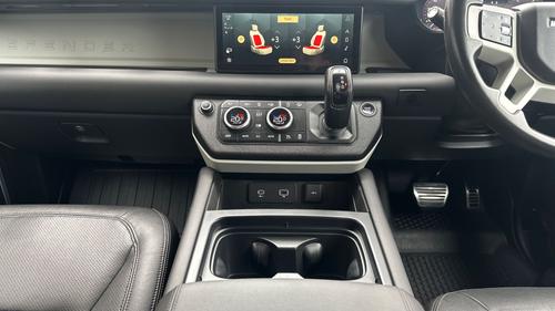 Land Rover Defender Photo autoimg-9e8d4909987a7dd3818b2e7eff00dd3fe9d70fb0.jpg