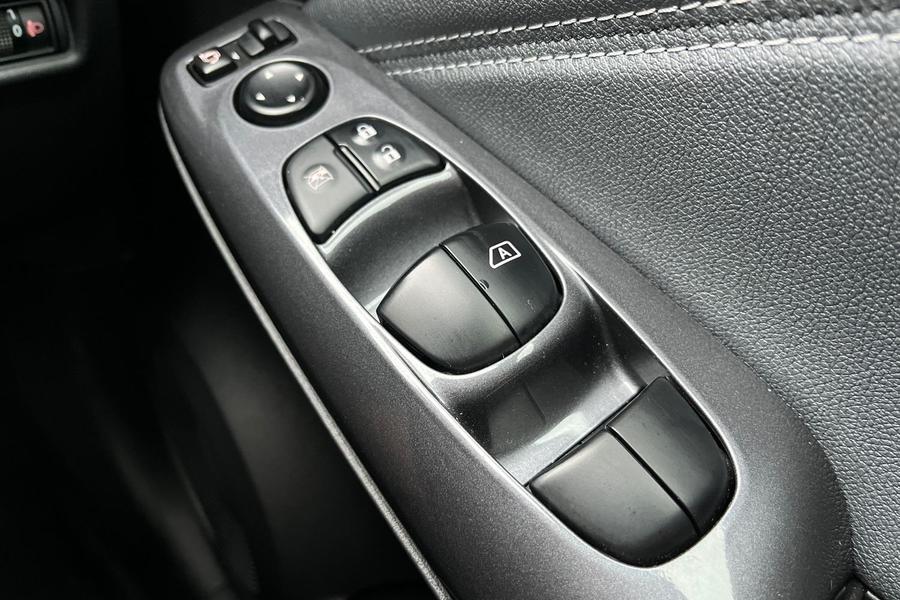 Nissan Juke Photo autoimg-9e8e0af383aafb92346d0f0fbf261eab4d99f2db.jpg