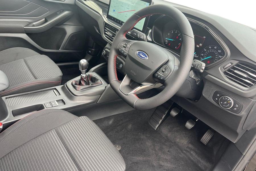 Ford Focus Photo autoimg-9e90f2f16b00daf21377599cad1e8e91d9e46a12.jpg
