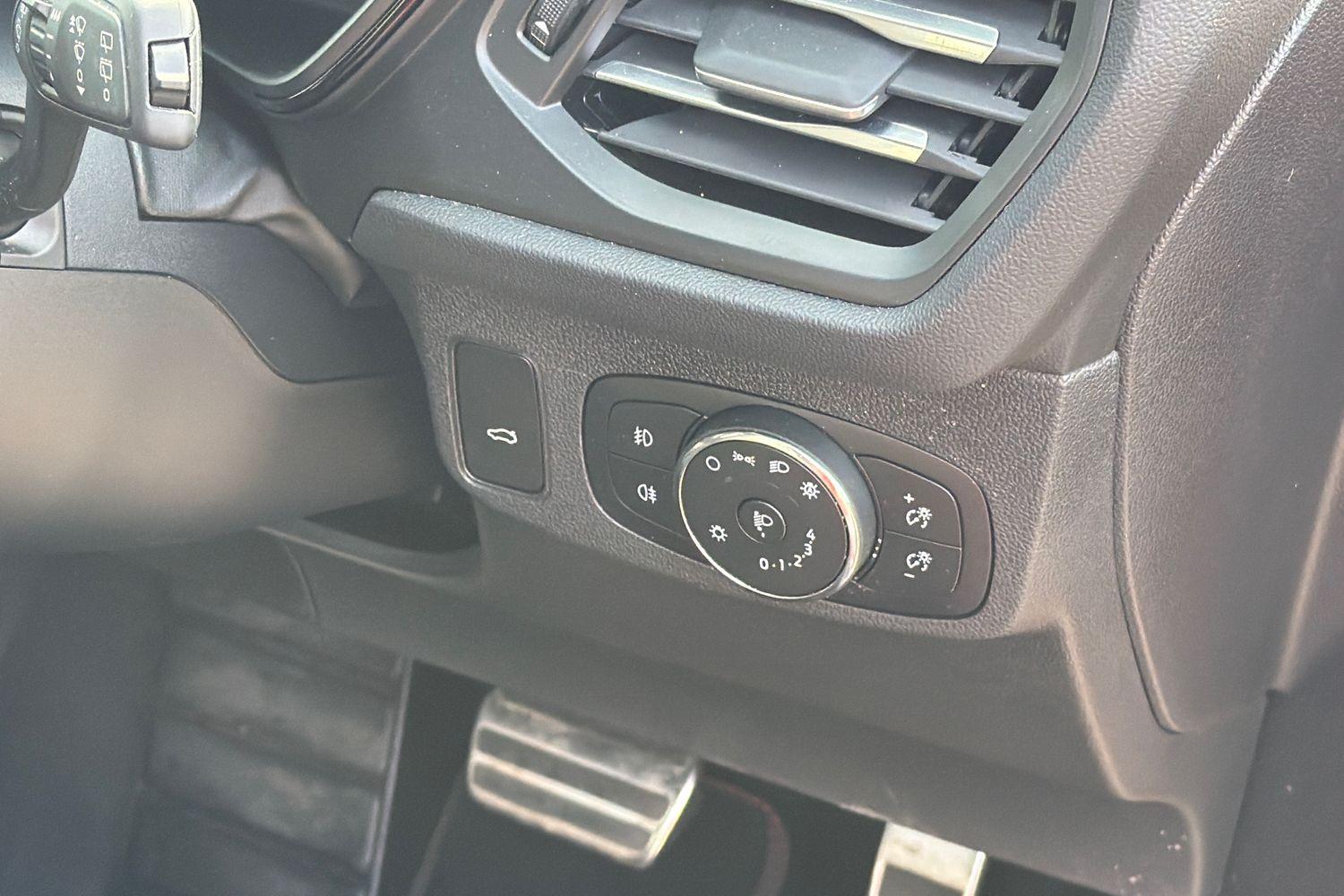 Ford FOCUS Photo 29