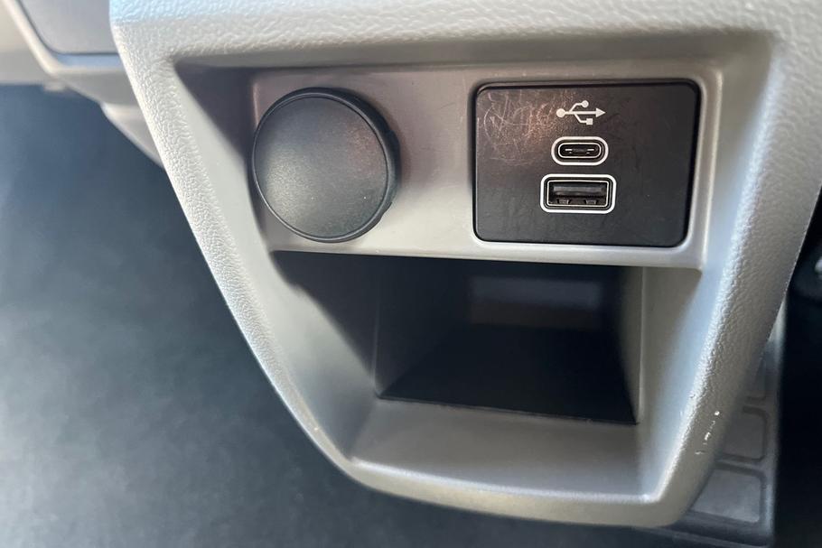 Used FORD TOURNEO CUSTOM YA25MYW 17