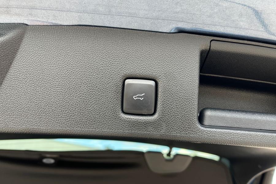 Ford Kuga Photo autoimg-9e9ea3a645ba92d7cc77965e289ca9a73384d881.jpg
