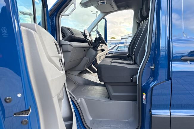 VOLKSWAGEN Crafter Photo 40