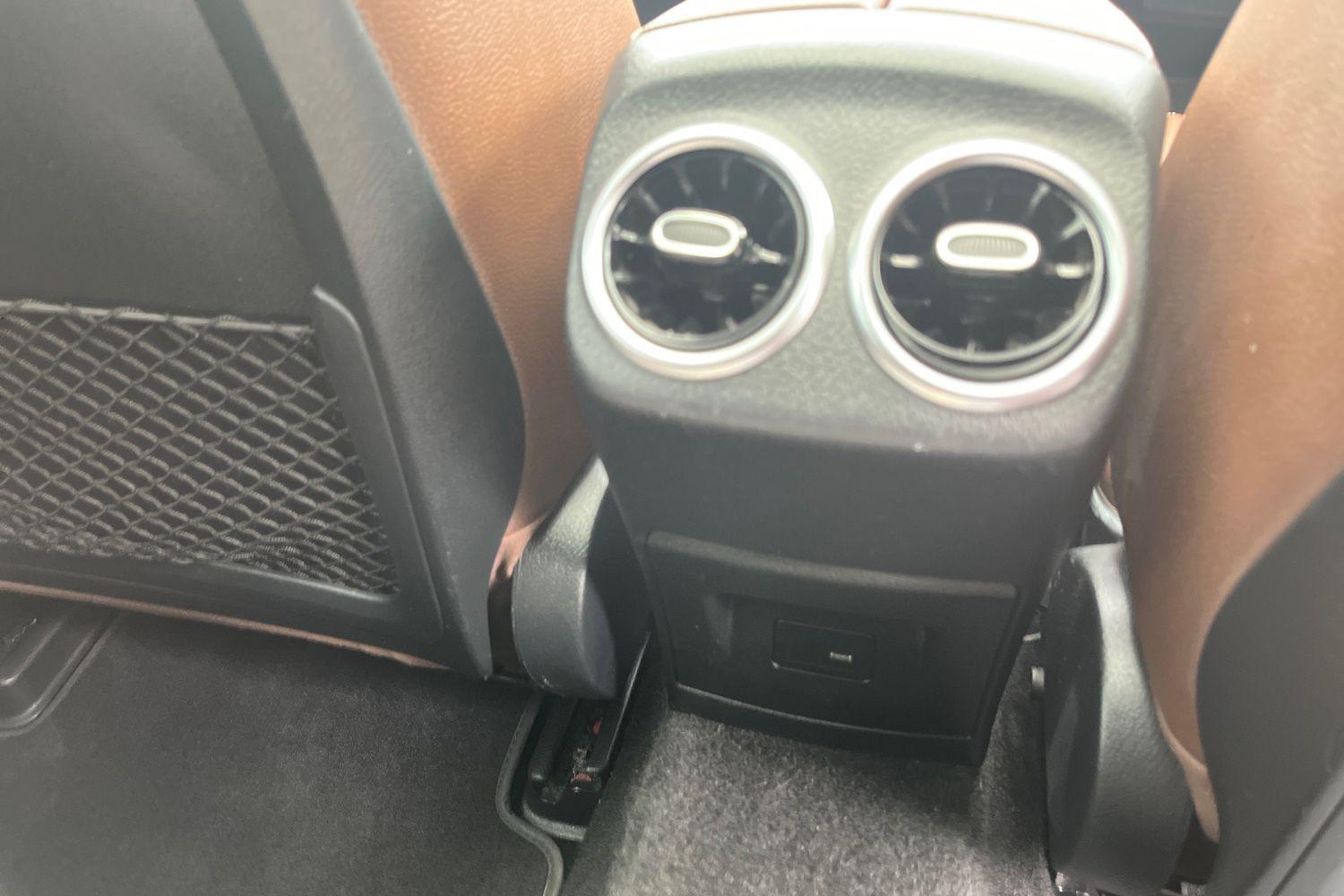 Mercedes-Benz CLA Photo 34