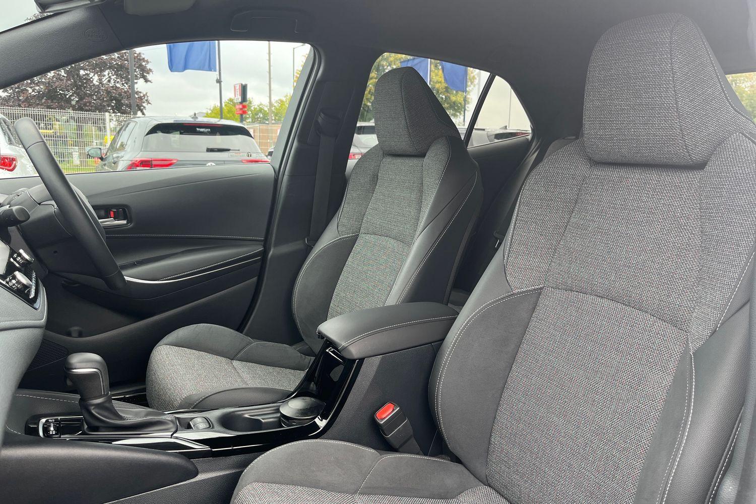 Toyota Corolla Photo 18