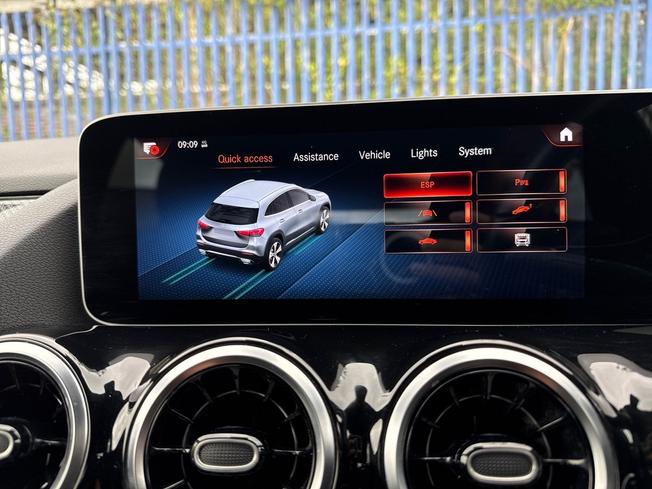 Mercedes-Benz GLA Photo 39