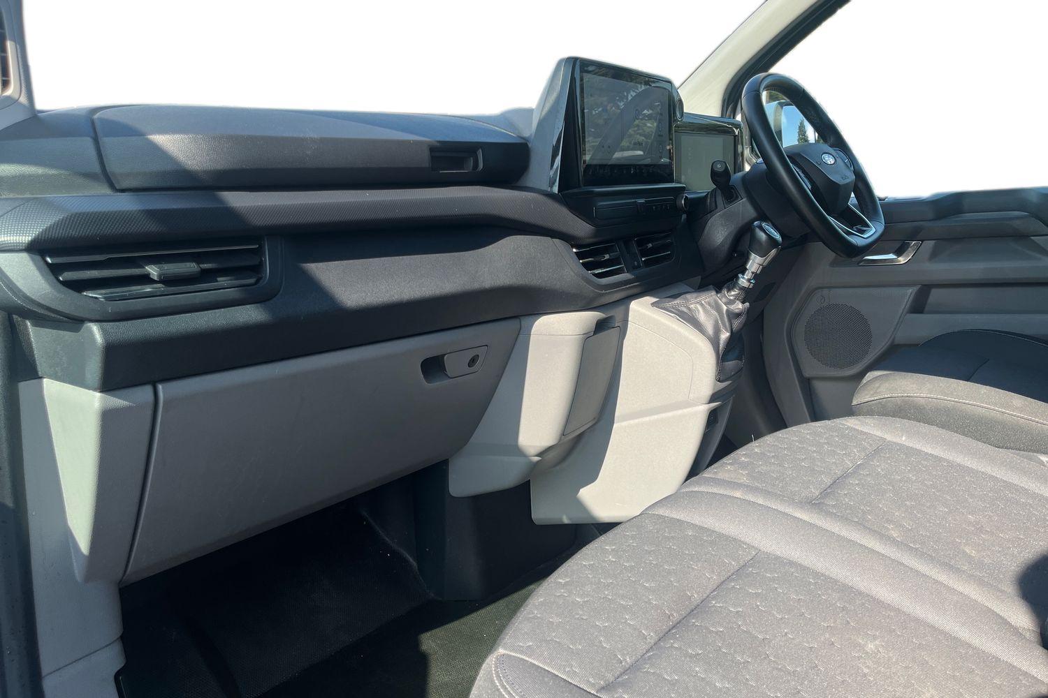 Ford TRANSIT CUSTOM Photo 2