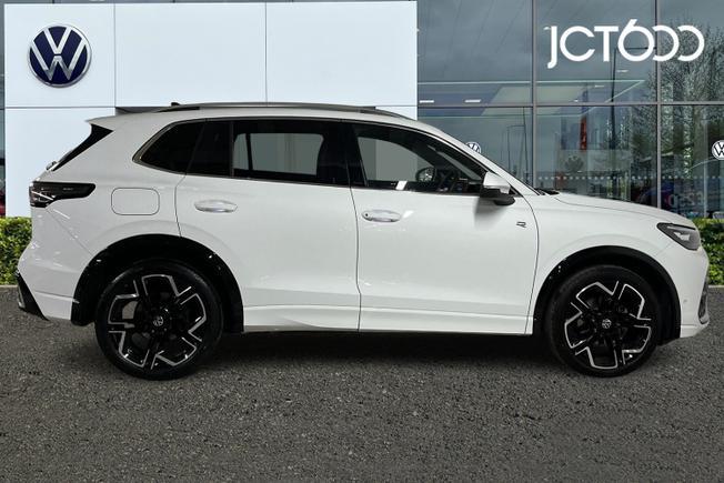 VOLKSWAGEN Tiguan Photo 4