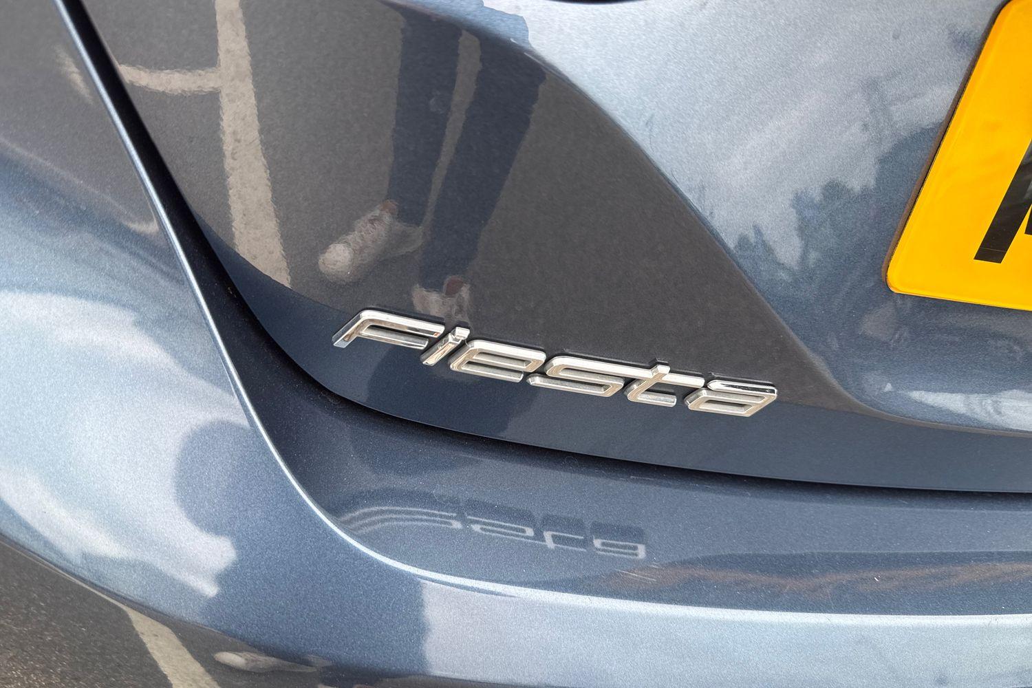 Ford FIESTA Photo 38