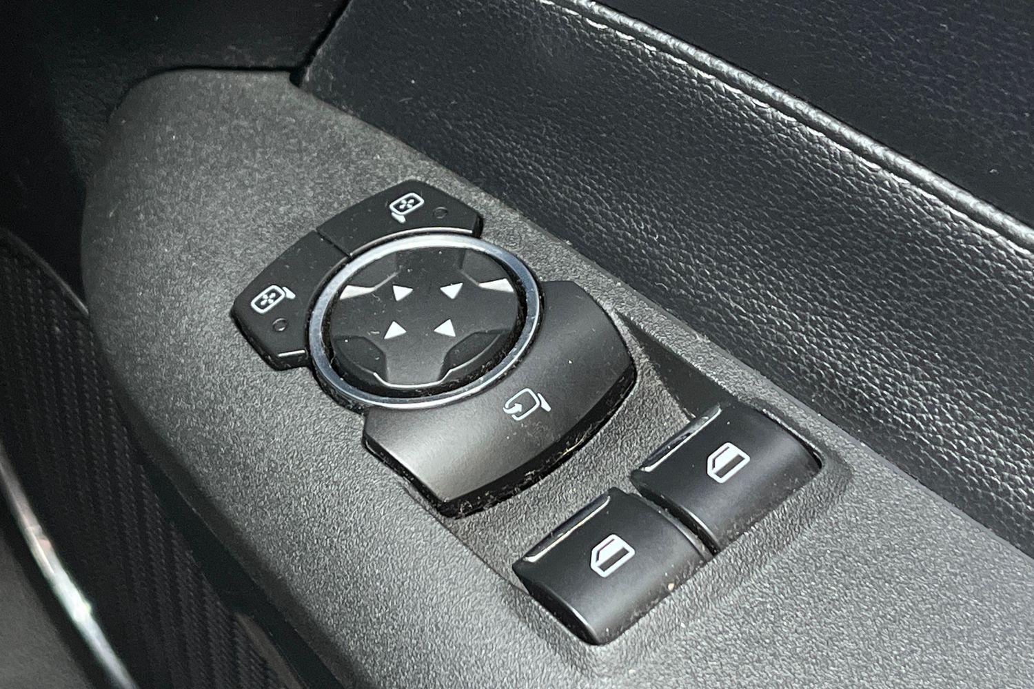 Ford MUSTANG Photo 15