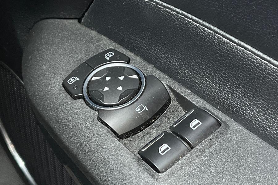 Ford MUSTANG Photo autoimg-9eaa53d96fb9f5b317e1de5c48afa746dc50f7b6.jpg
