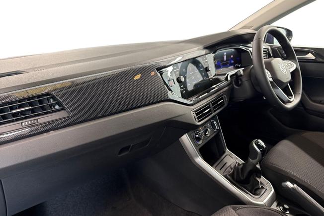 VOLKSWAGEN Polo Photo 2
