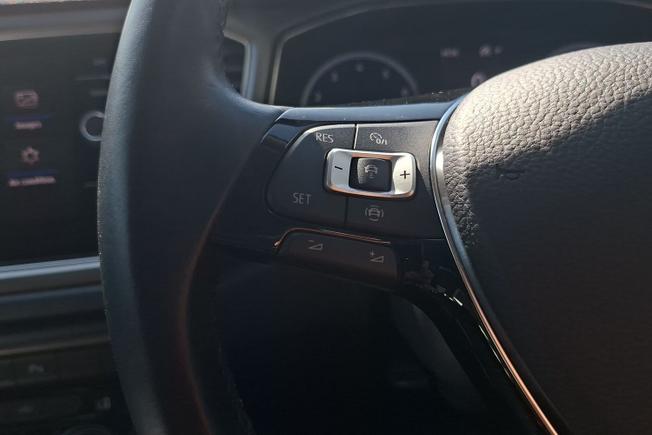 Volkswagen T-Roc Photo 16