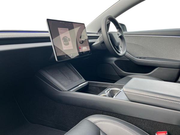 TESLA Model 3 Photo autoimg-9eac063ccfc6f73ea1fb1bedbbe0f019b8208dce.jpg