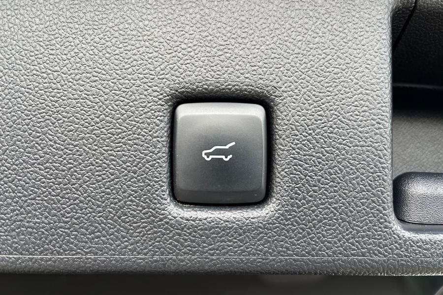 Ford Kuga Photo autoimg-9ead59bffe5bc90b2a0567c977e1e9cc02e9ac3e.jpg