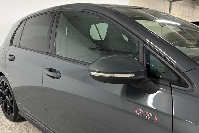 VOLKSWAGEN Golf Photo 20