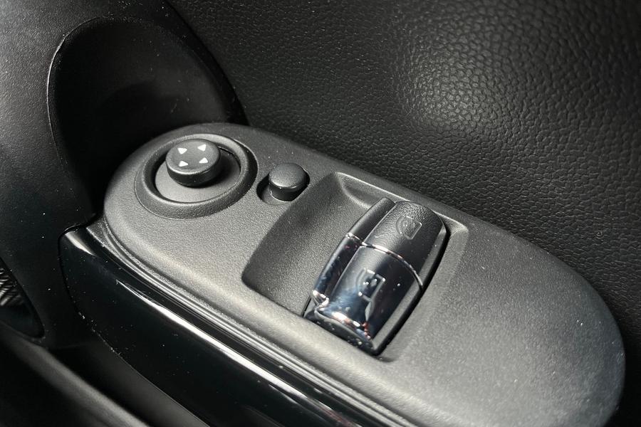MINI Electric Hatch Photo autoimg-9eadfb4227feb92777e3303de7056a7261fc5567.jpg