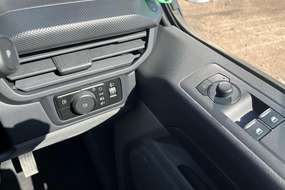 Used FORD TRANSIT CUSTOM EA75HGO 31