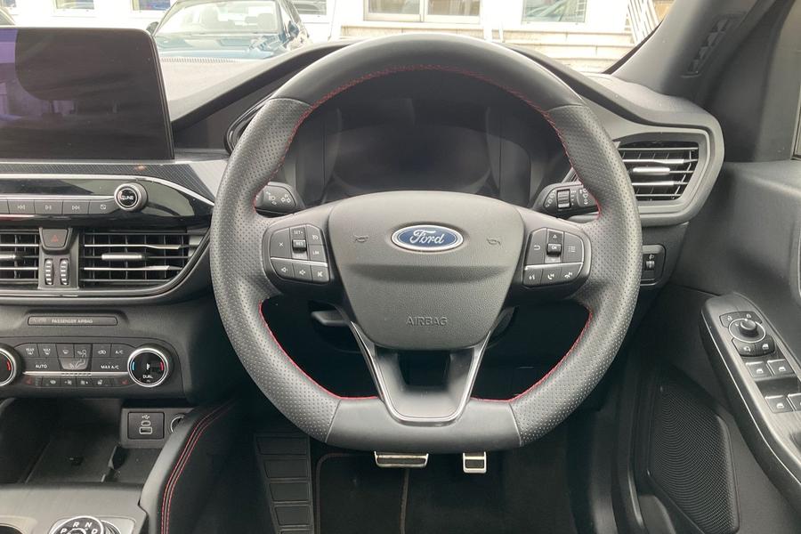 Ford KUGA Photo autoimg-9ebc0420903835ad3e6cf1132e5fee7a8f6e9cd0.jpg