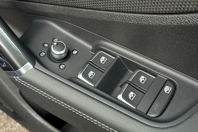 AUDI SQ2 Photo 34