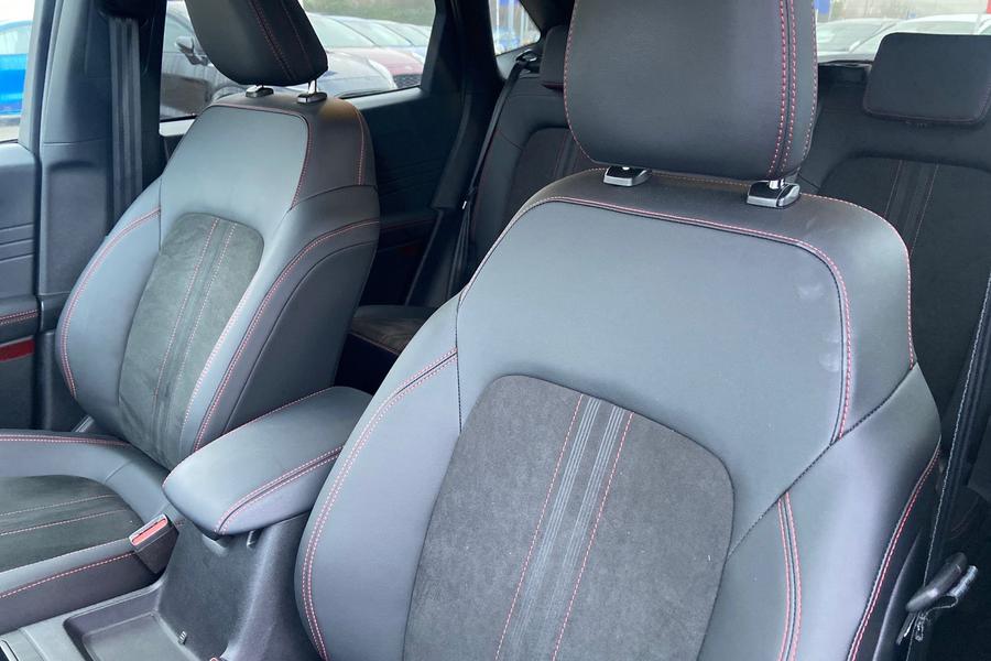 Ford KUGA Photo autoimg-9ebfd01460c544189d16e5ccecc04316ce661865.jpg