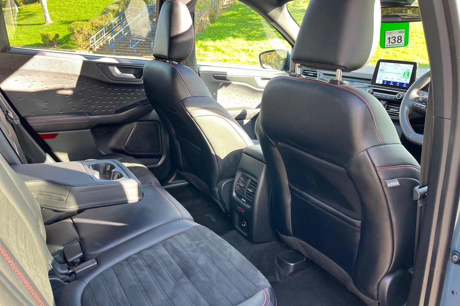 Ford KUGA Photo 37
