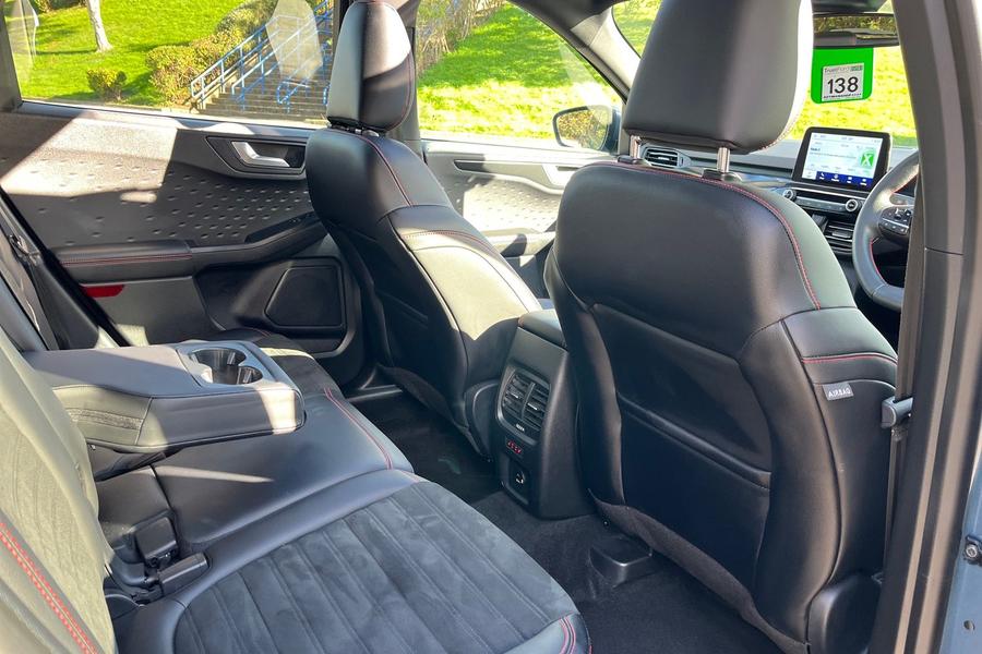 Ford KUGA Photo autoimg-9ec134239e199ab72518a1d82a17fb184f145639.jpg