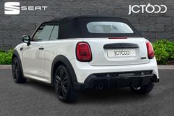 MINI Convertible Photo 3