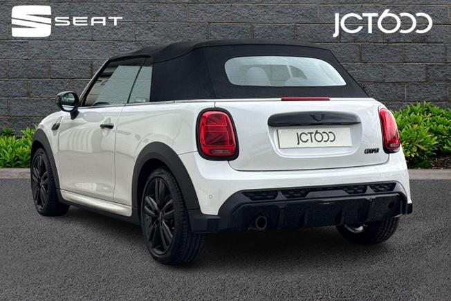 MINI Convertible Photo 3