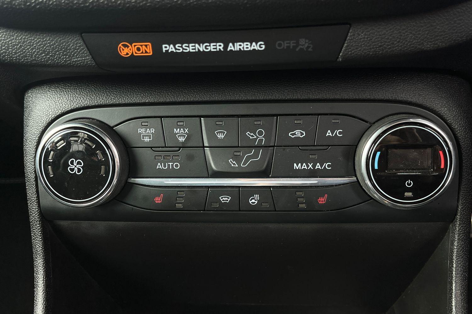 Ford FIESTA Photo 22