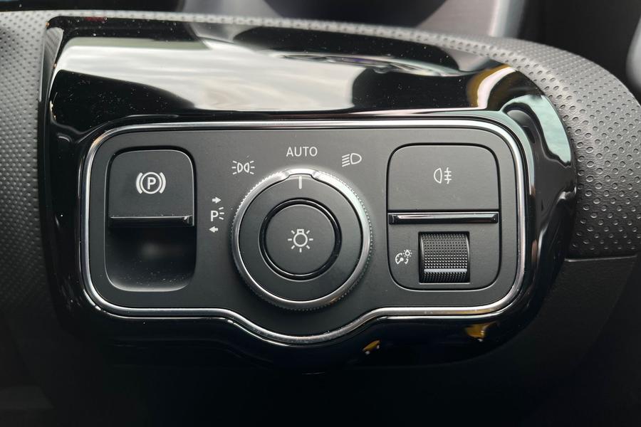 Mercedes-Benz A CLASS Photo autoimg-9eca379e3a304d0de5544e41acd1c12033c6948e.jpg