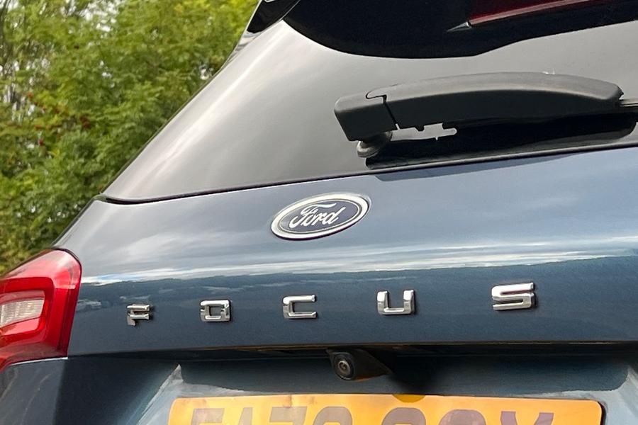 Ford Focus Photo autoimg-9ecbb8f558e4e50d49c73b5588bc7775bb44c018.jpg