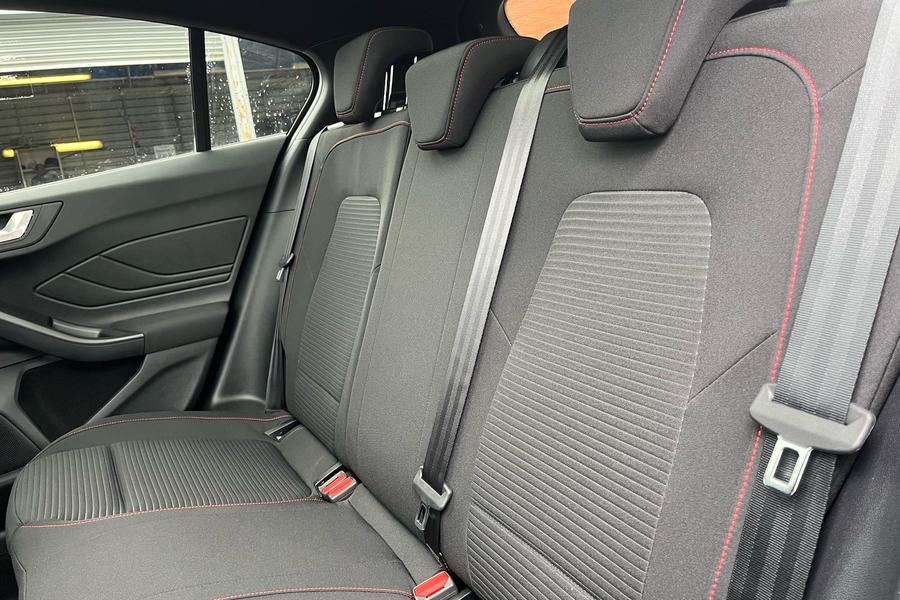 Ford FOCUS Photo autoimg-9ecc79dc3cce9781d2f2bdc875d877fac881c7bb.jpg