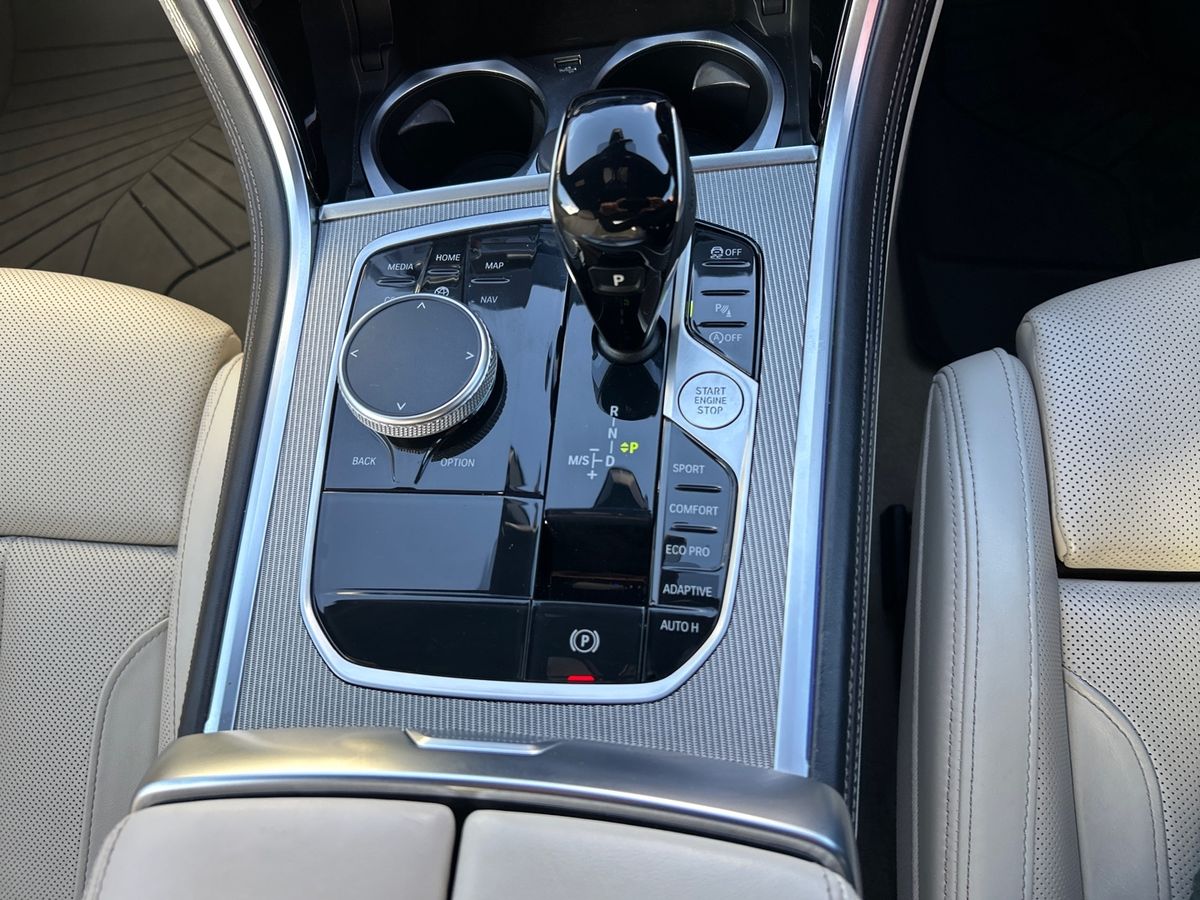 BMW 8 Series Photo 21