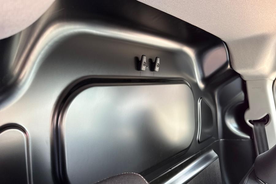 Ford E-TRANSIT COURIER Photo autoimg-9ed2b255d181431fc1450be8c76aa6a743b7a2d2.jpg