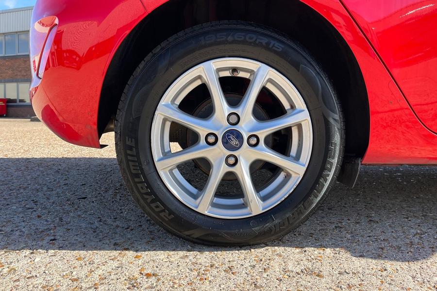 Ford Fiesta Photo autoimg-9ed6d22cc9578f3d69a3bccd5bb52bb3544bbfd8.jpg