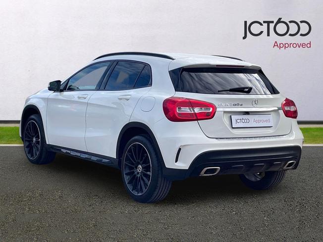 MERCEDES-BENZ GLA Photo 3