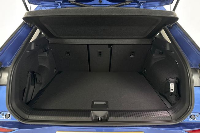 Volkswagen T-Roc Photo 12