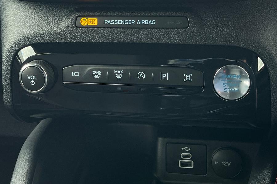 Ford Kuga Photo autoimg-9ee1b68f8ede46486cbcae2954c6d1b75fa871fa.jpg