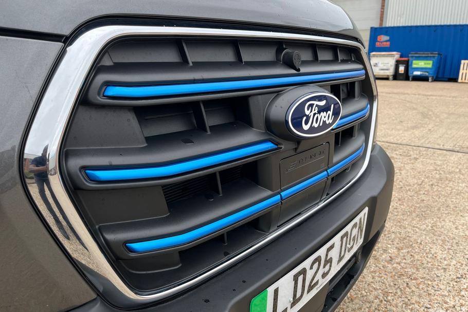 Used Ford E-Transit 31