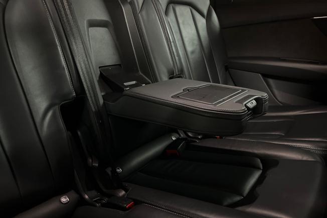 AUDI Q7 Photo 29